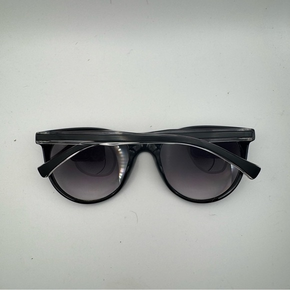 Classic Black Cat Eye Sunglasses with Gradient Lenses Chic Everyday Style Retro - Picture 9 of 9
